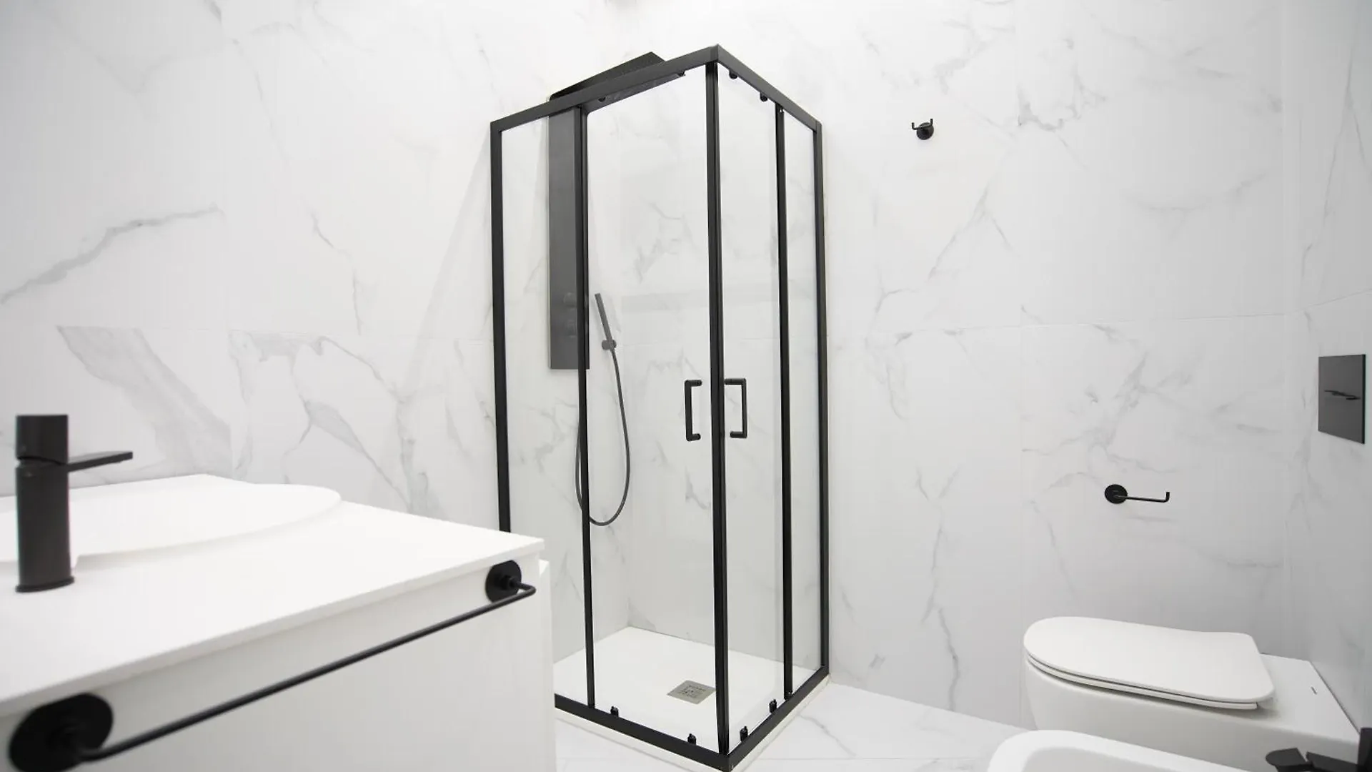 Daire Sky Suite Downtown Smn ,Train Station,2 Letti,Balcone Floransa